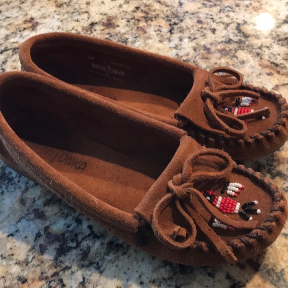 Minnetonka Thunderbird moccasins Sz 5 - Picture 1 of 3